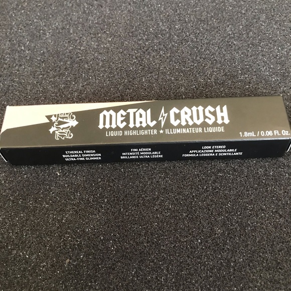 Kat von D - Picture 1 of 2